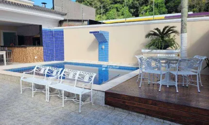 Casa com 5 dormitórios à venda, 220 m² por R$ 1.290.000,00 - Praia de Pernambuco - Guarujá/SP