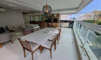 Apartamento à venda na Praia da Enseada - Guarujá/SP.