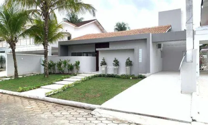 Casa com 4 dormitórios à venda, 252 m² por R$ 2.600.000,00 - Acapulco - Guarujá/SP