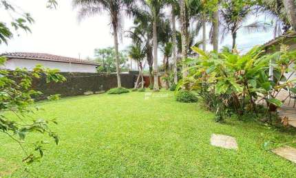 Casa à Venda na Enseada/ Jardim Virginia - Guarujá SP.