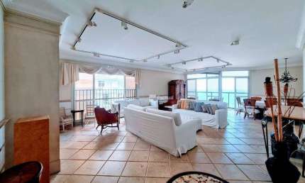 Apartamento à venda na Pitangueiras – Guarujá / SP.