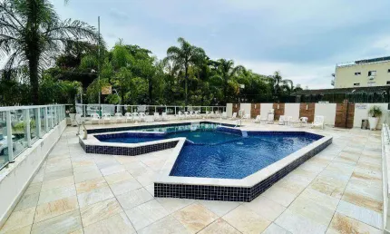 Apartamento à venda na praia da Enseada - Guarujá / SP.