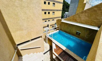 Cobertura triplex com vista para o mar à venda na Praia de Pitangueiras - Guarujá / SP.