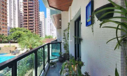 Apartamento à venda na Praia das Pitangueiras - Guarujá / SP.