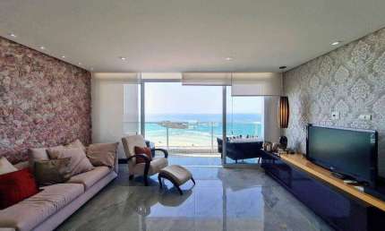 Apartamento à venda na Praia das Pitangueiras - Guarujá/SP.