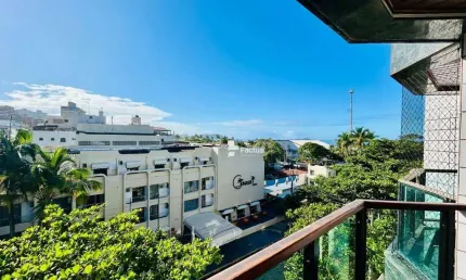 Apartamento à venda na Praia da Enseada - Guarujá / SP.