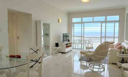 Apartamento à venda na Praia das Pitangueiras - VISTA FRONTAL AO MAR , Guarujá - SP.