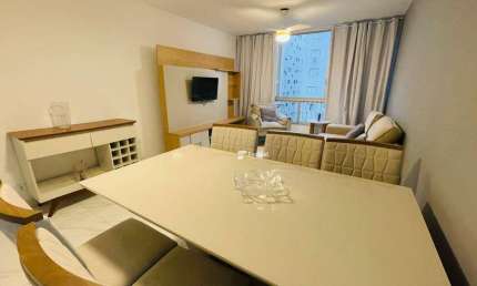 Apartamento à venda na Praia da Pitangueiras no Guarujá / SP.