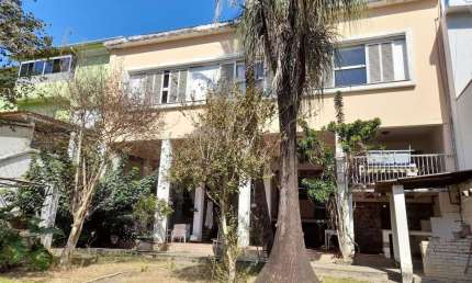 Casa para Venda em Belo Horizonte, Santa Efigênia, 8 dormitórios, 2 banheiros, 5 vagas