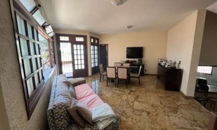 Casa para Venda em Belo Horizonte, Alto Caiçaras, 5 dormitórios, 2 suítes, 5 banheiros, 4 vagas