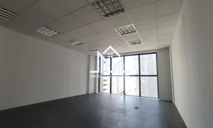Sala comercial com 1 sala à venda na Rua Emiliano Perneta, 466, Centro, Curitiba