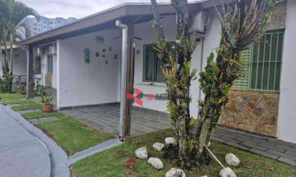 Casa com 2 dormitórios à venda, 67 m² por R$ 440.000 - Martim de Sá - Caraguatatuba/SP