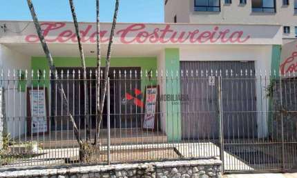Casa com 2 dormitórios, 150 m² - venda por R$ 800.000,00 ou aluguel por R$ 2.200,00/mês - Centro - Caçapava/SP