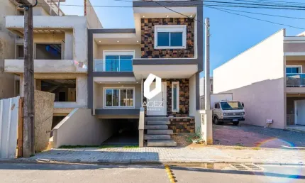Sobrado em condominio fechado, 3 quartos com suíte com hidromassagem e closet.