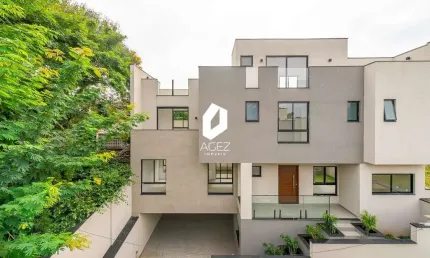 Casa em condomínio com 03 suítes e terraço com Jacuzzi!
