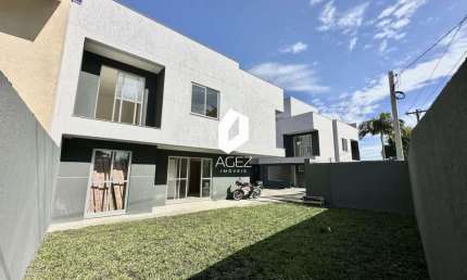 Sobrados de 3 quartos, suíte, amplo quintal e terraço no Portão.