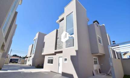 SOBRADO TRIPLEX c/140m² - 03 Qtos sendo 01 Suíte - Terraço Gourmet c/ Churrasque