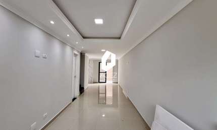 Sobrado novo com terraço amplo, 03 quartos 01 suíte e 02 vagas!