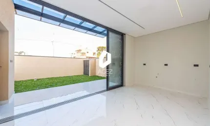 Casa em condomínio 150 m2, 3 suítes e quintal amplo.
