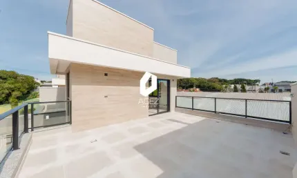 Casa em Condomínio Fechado em Santa Felicidade, 3 Suítes e Ático com Terraço