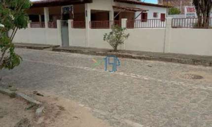 Casa Padrão / Casa em rua Pública / Casa padrão em Parnamirim / Casa em rua pública em Emaús