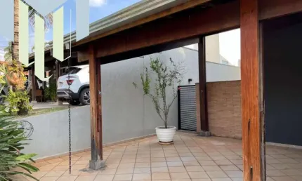Casa á venda condomínio Village do Bosque em Marília com 03 dormitórios,01 suíte e demais dependências