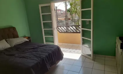 Sobrado para Venda em São Vicente, Vila Valença, 3 dormitórios, 1 suíte, 2 banheiros, 1 vaga