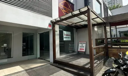 Casa comercial com 3 salas para alugar na Vila Andrade, São Paulo 