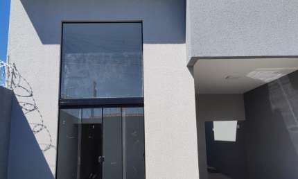 Encante-se com esta Casa à Venda no Bairro Recanto das Águas, Caldas Novas: Modernidade e Conforto Aguardam por Você!