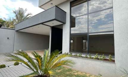 Oportunidade Única: Casa de 3 Dormitórios no Bairro Turista 2 em Caldas Novas