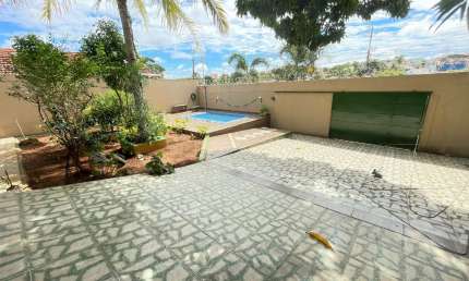 Encantadora Casa à Venda em Caldas Novas, Setor São José - Com Poço Artesiano, Piscina e Mais!