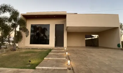 Casa exclusiva e luxuosa a venda em condomínio fechado com segurança 24h em Caldas Novas/GO