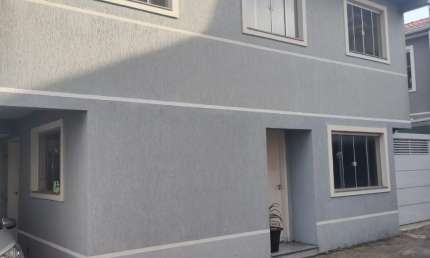 Sobrado 100m² 3 quartos, 1 suíte, no Uberaba R$479.000,00