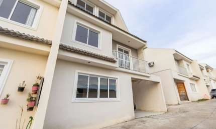 Sobrado triplex 113m², 3 quartos(ático) - R$ 539.000 - Uberaba - Curitiba /PR