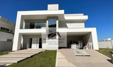 Casa de altíssimo padrão na Paia de Ingleses em condomínio fechado com toda a infraestrutura e segurança!