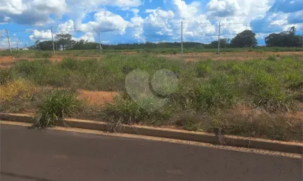 Terreno à venda na Rua Professor Osmar da Silva, 270, Residencial Arcoville, São Carlos