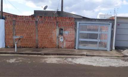 Casa com 3 quartos à venda na Rua Aginaldo Melo Nunes, 740, Jardim Embaré, São Carlos
