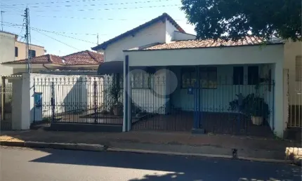 Casa térrea no Centro em Araraquara/SP, com 4 dormitórios