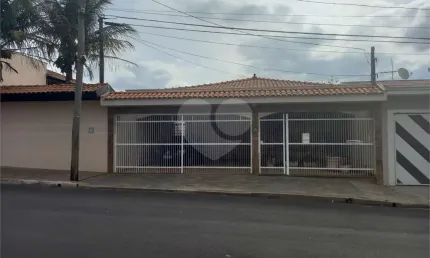 Casa-São Carlos-Jardim dos Coqueiros | Ref.: REO690318
