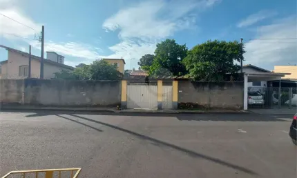 Terreno com 586,00 m² de área total na vila costa do sol.