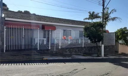 Linda Casa muito bem localizado na rua três na cidade de Rio Claro