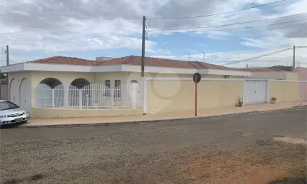 Casa com 3 quartos à venda na Rua Imperador Hiroito, 205, Jardim Hikare, São Carlos