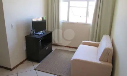Lindo apartamento em ótima localização dois quartos sendo uma suíte com vista para o por do sol...