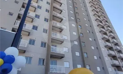 Belo apartamento ' novo' 2 quartos e sacada 13° oportunidade única