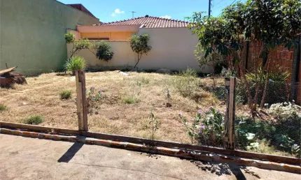 Terreno à venda na Rua Juliano Parolo, 28, Jardim Hikare, São Carlos