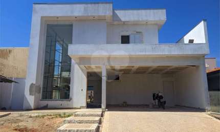 Sobrado no Condomínio Acacias II, localizado em Araraquara/SP .