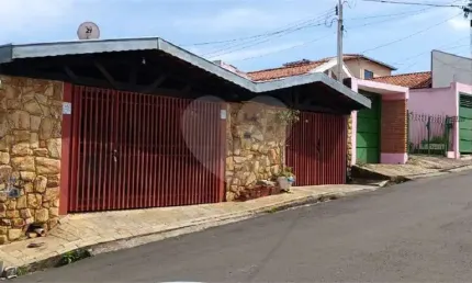 Casa com 3 quartos à venda na Rua Mariano Garcia Carrasco, 187, Jardim São João Batista, São Carlos