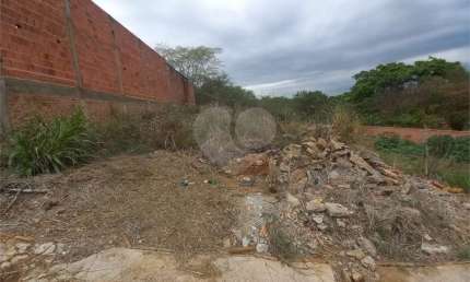 Terreno para venda, contendo 250,00 m² de área total.