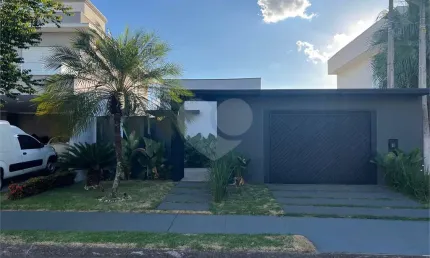 Casa em condomínio fechado com 3 quartos à venda na Avenida Professora Maria de Cresci Leopoldino, 755, Condomínio Residencial Quebec, São Carlos