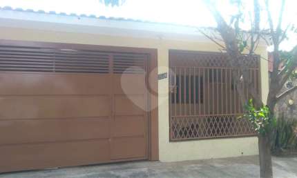 Casa térrea para venda ou locação no Santa Felícia.